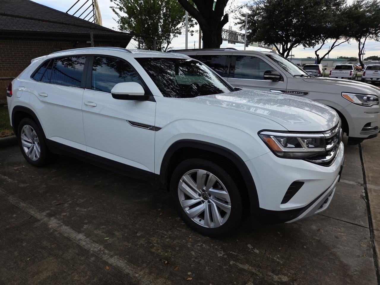 Volkswagen Atlas Cross Sport V6 SE w/Technology 2023