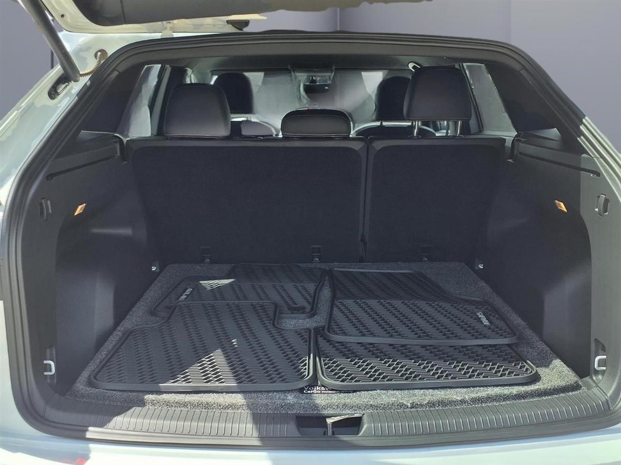 Volkswagen Atlas Cross Sport V6 SE w/Technology 2023