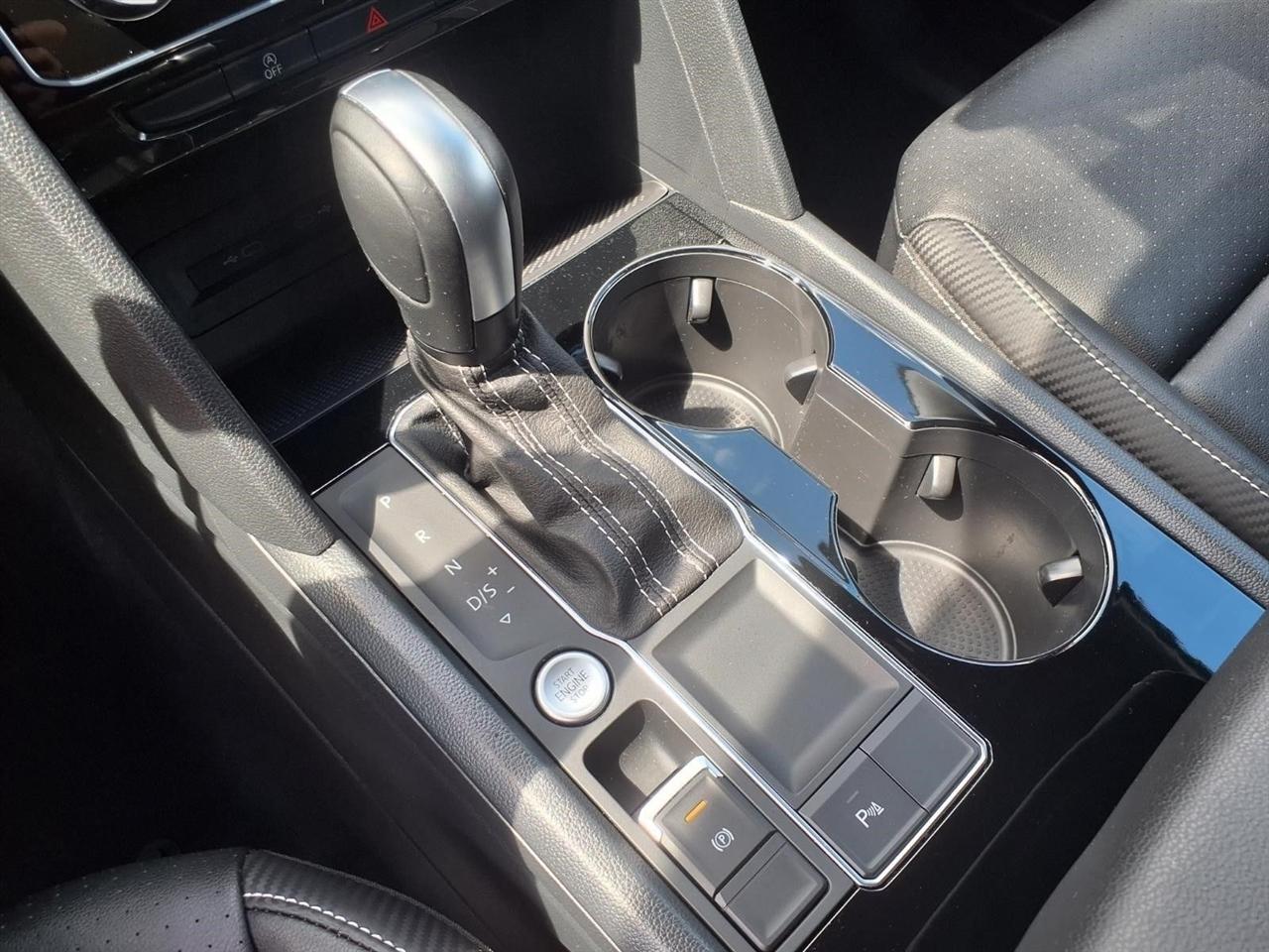 Volkswagen Atlas Cross Sport V6 SE w/Technology 2023