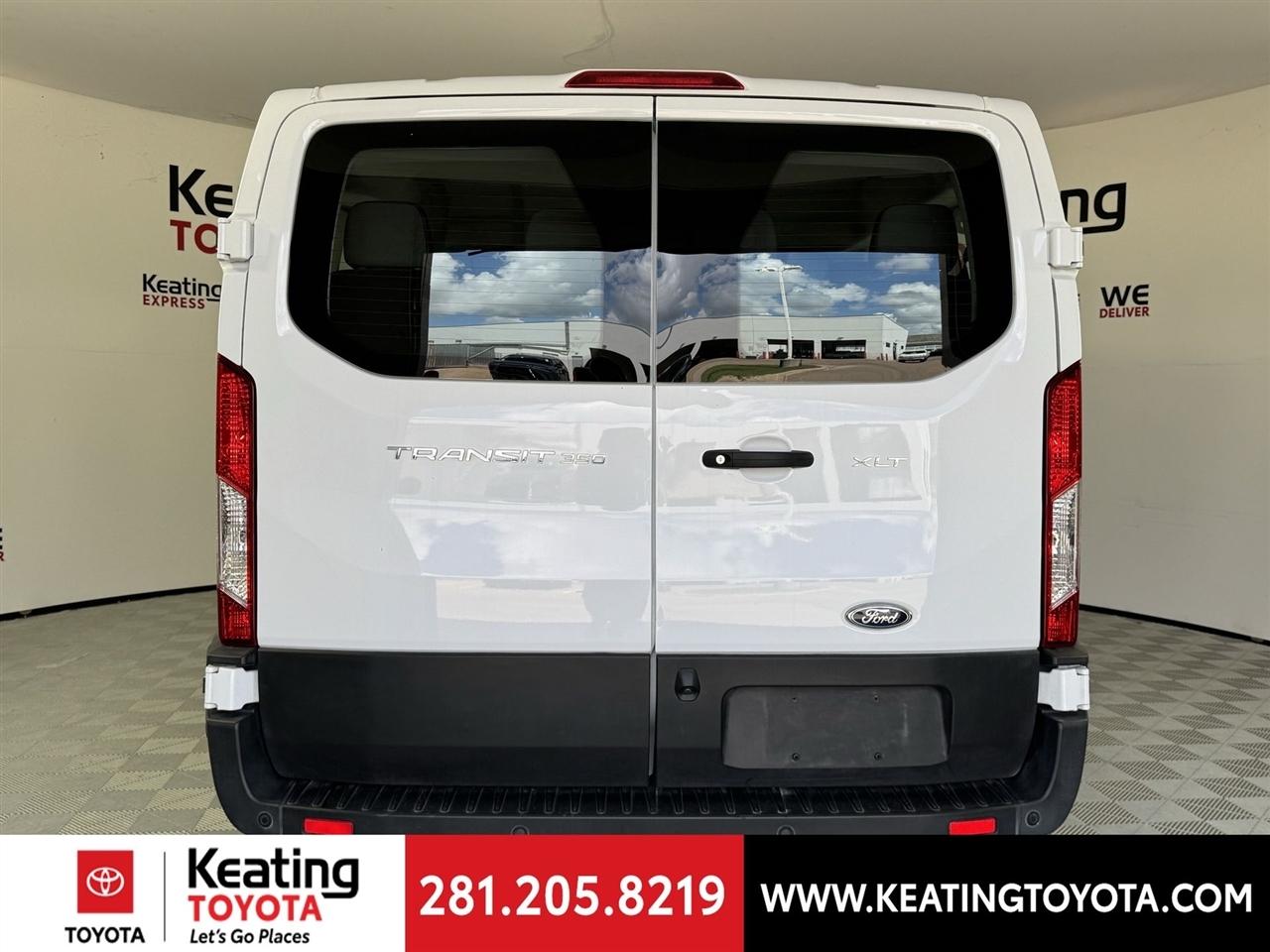 Ford Transit 350 Wagon Low Roof XLT w/Sliding Pass. 148-in. WB 2023