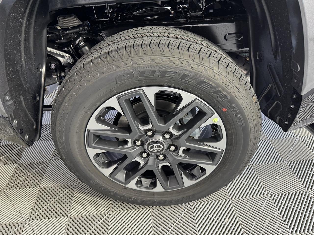 Toyota Tundra Limited CrewMax 4WD 2026