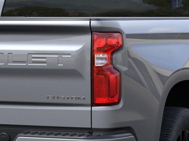 Chevrolet Silverado 1500 Custom Crew Cab 2WD 2026