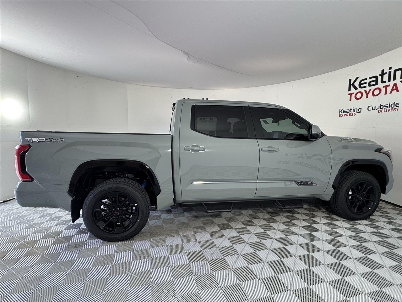 Toyota Tundra Limited CrewMax 4WD Hybrid 2026