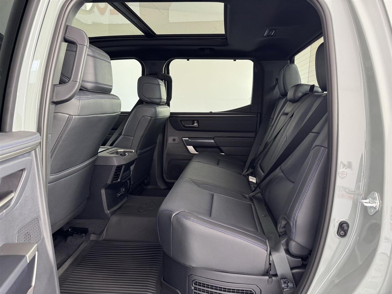 Toyota Tundra Limited CrewMax 4WD Hybrid 2026
