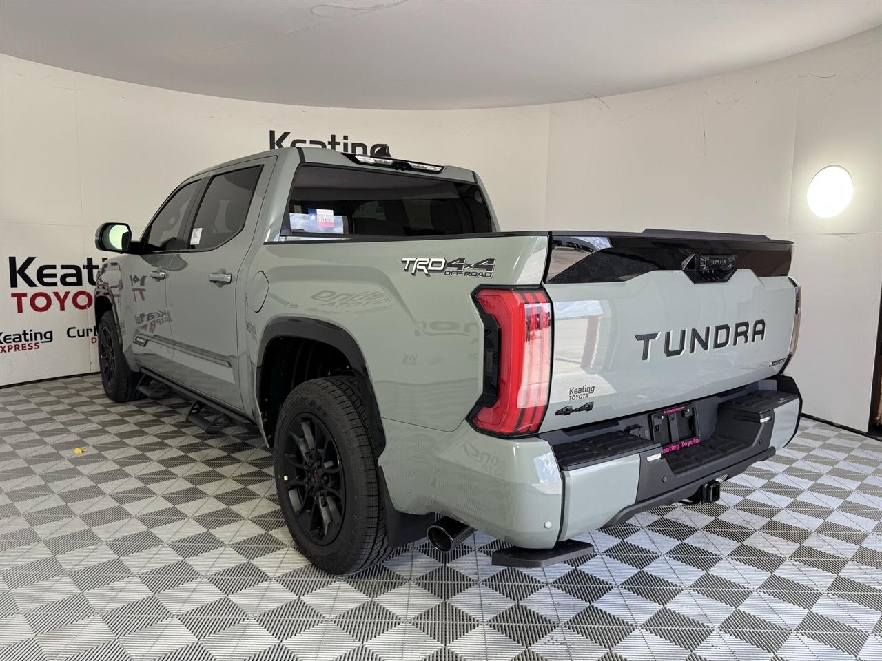 Toyota Tundra Limited CrewMax 4WD Hybrid 2026