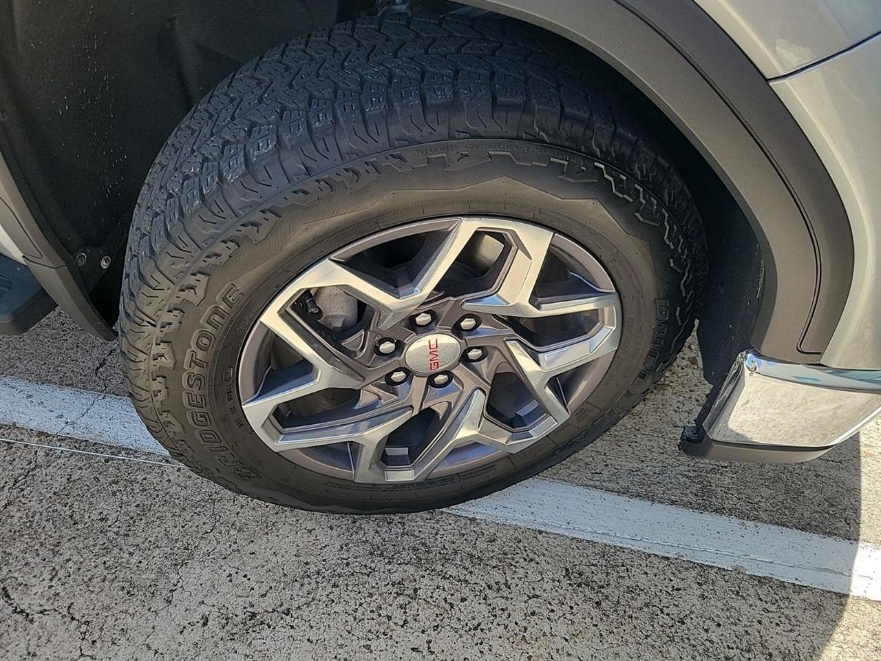 GMC Sierra 1500 SLT Crew Cab 4WD 2026