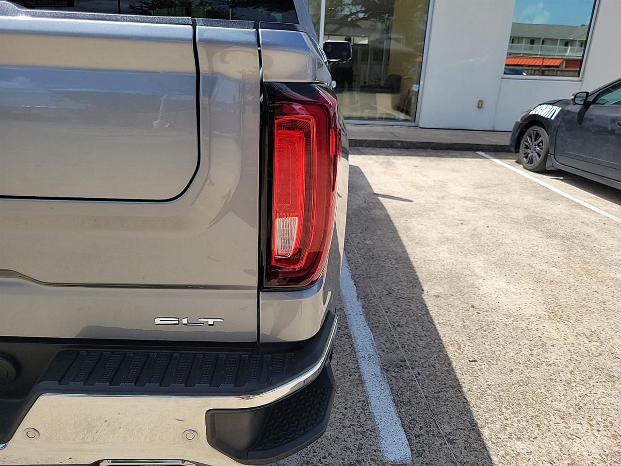 GMC Sierra 1500 SLT Crew Cab 4WD 2026