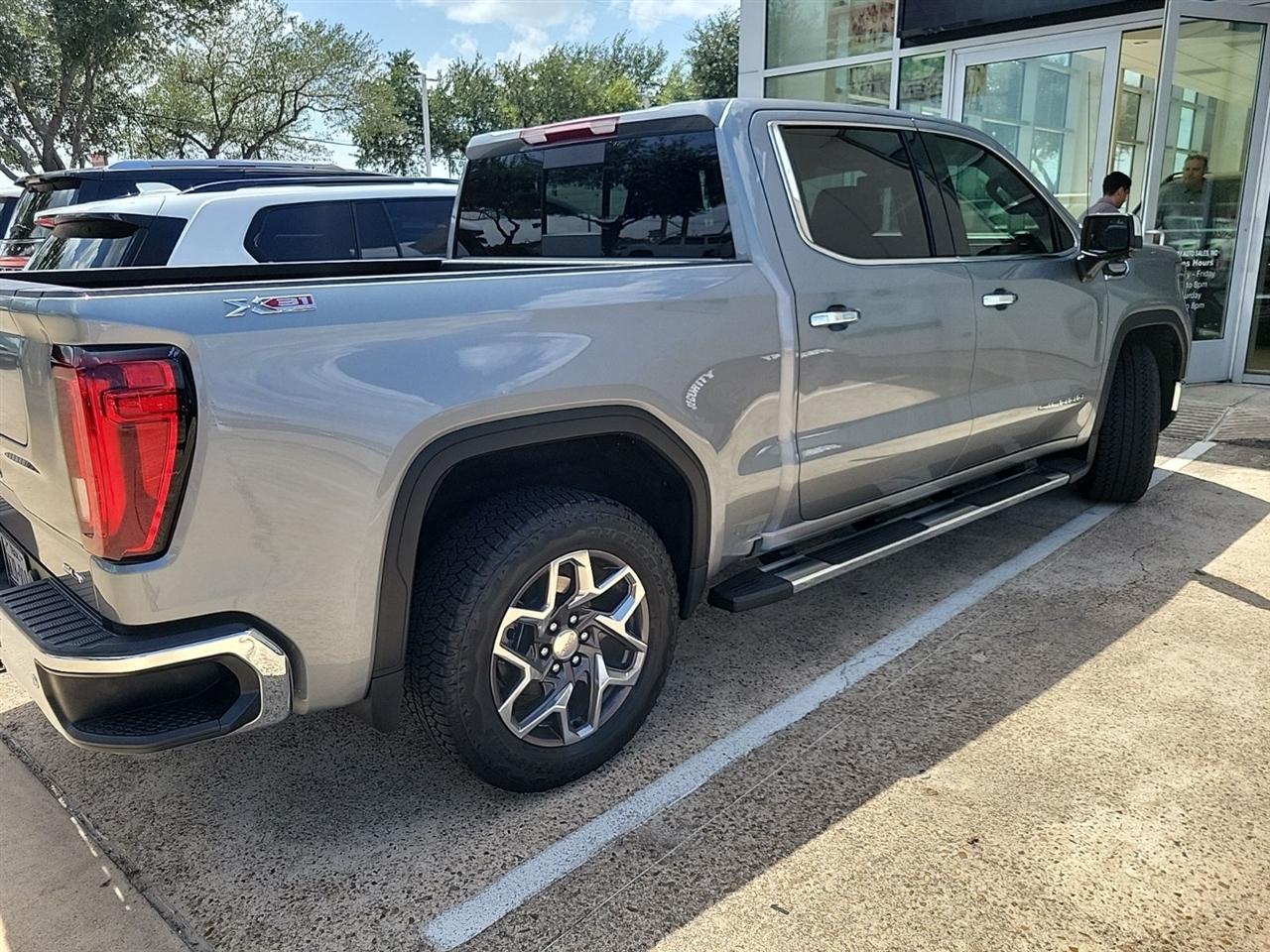 GMC Sierra 1500 SLT Crew Cab 4WD 2026
