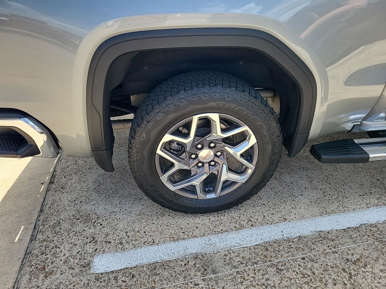 GMC Sierra 1500 SLT Crew Cab 4WD 2026