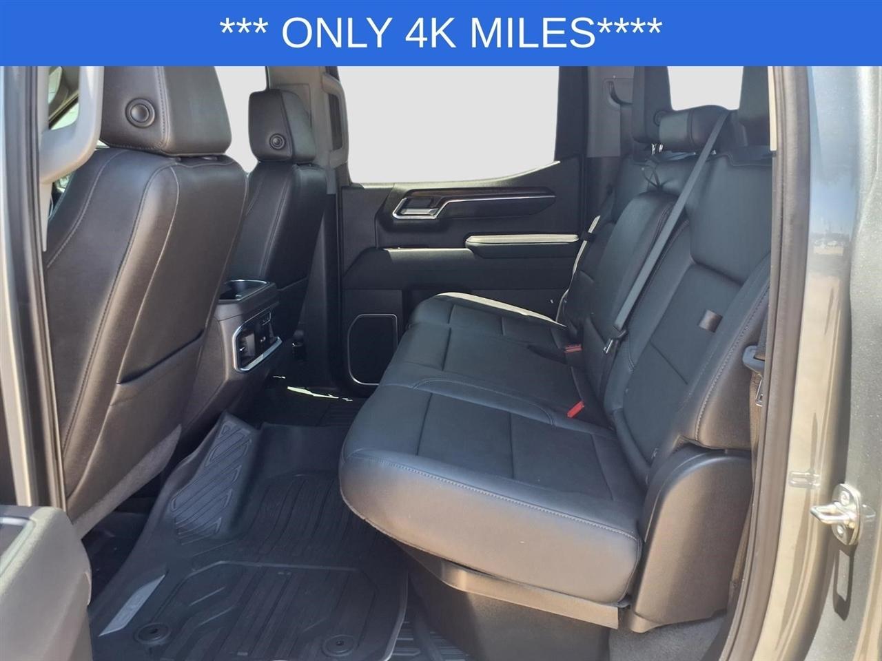 GMC Sierra 1500 SLT Crew Cab 4WD 2026