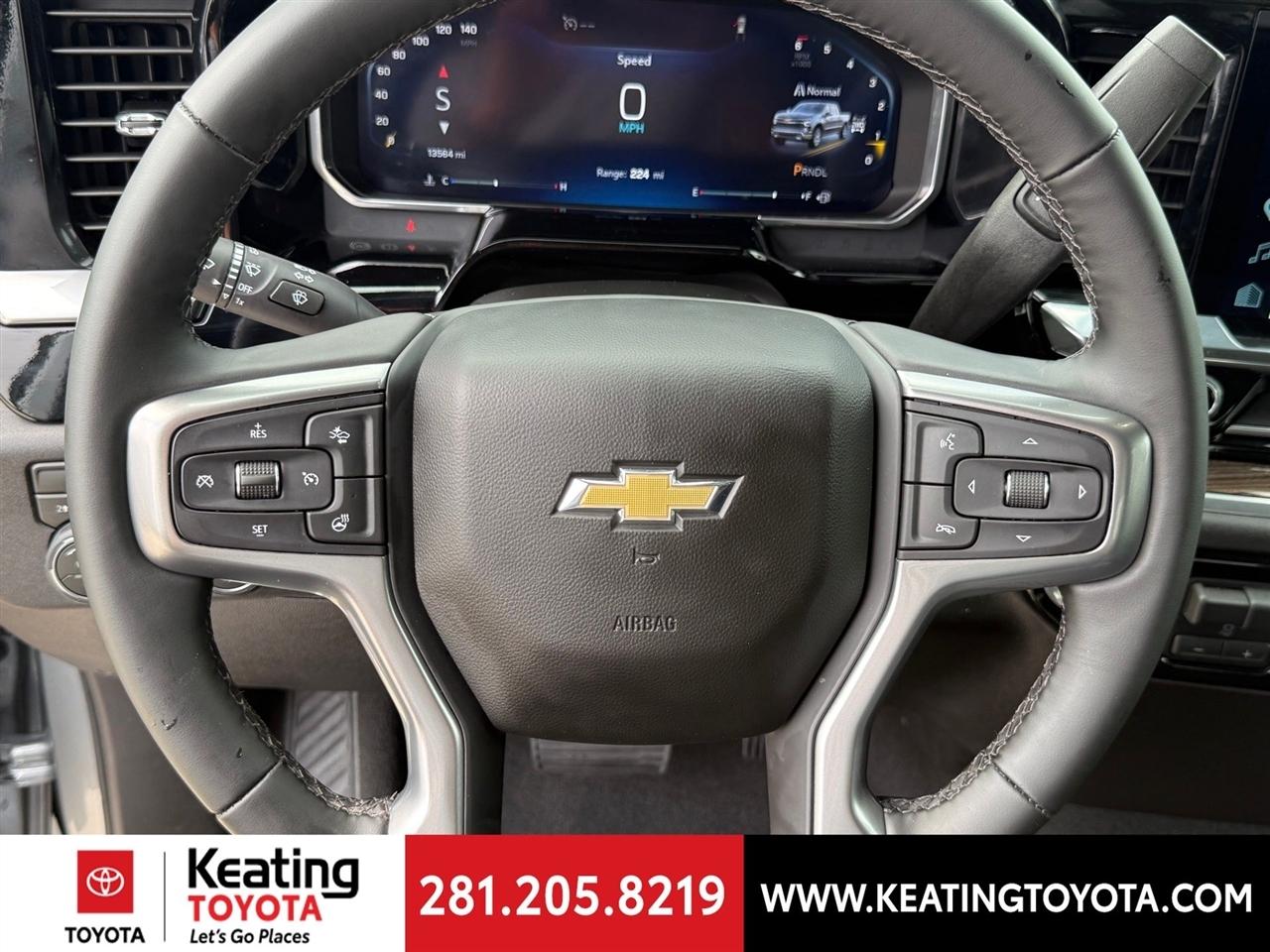 Chevrolet Silverado 1500 LT Crew Cab 4WD 2026