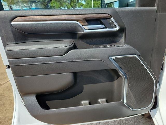 Chevrolet Silverado 2500HD LT Crew Cab Long Box 4WD 2025