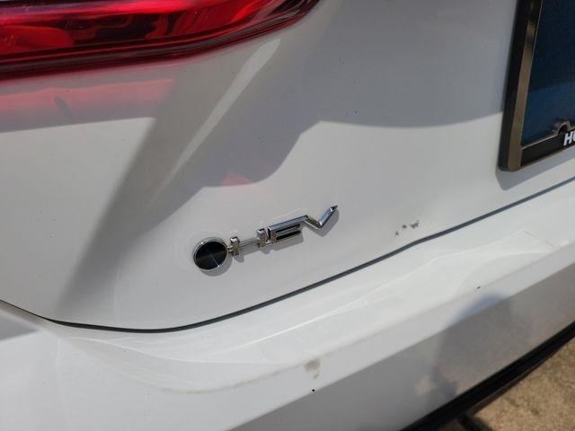 Toyota Camry Hybrid XLE 2025