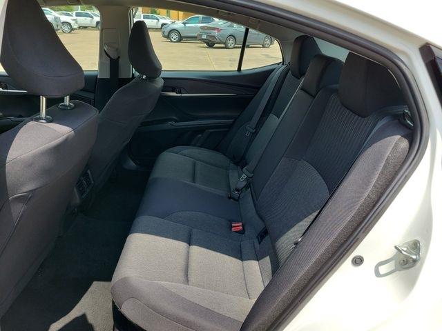 Toyota Camry Hybrid XLE 2025