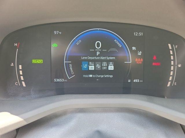 Toyota Camry Hybrid XLE 2025
