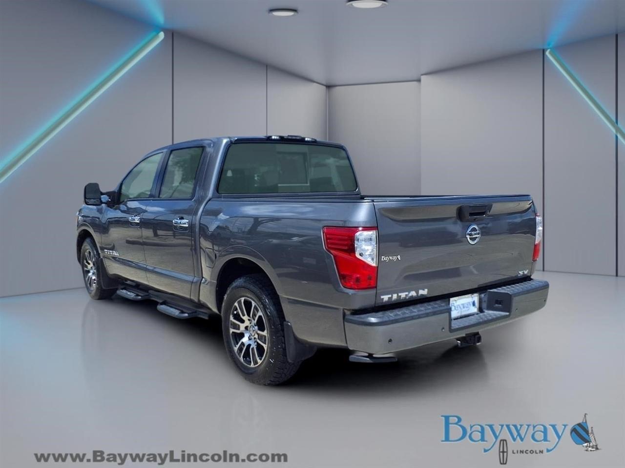 Nissan Titan SV Crew Cab 2WD 2021