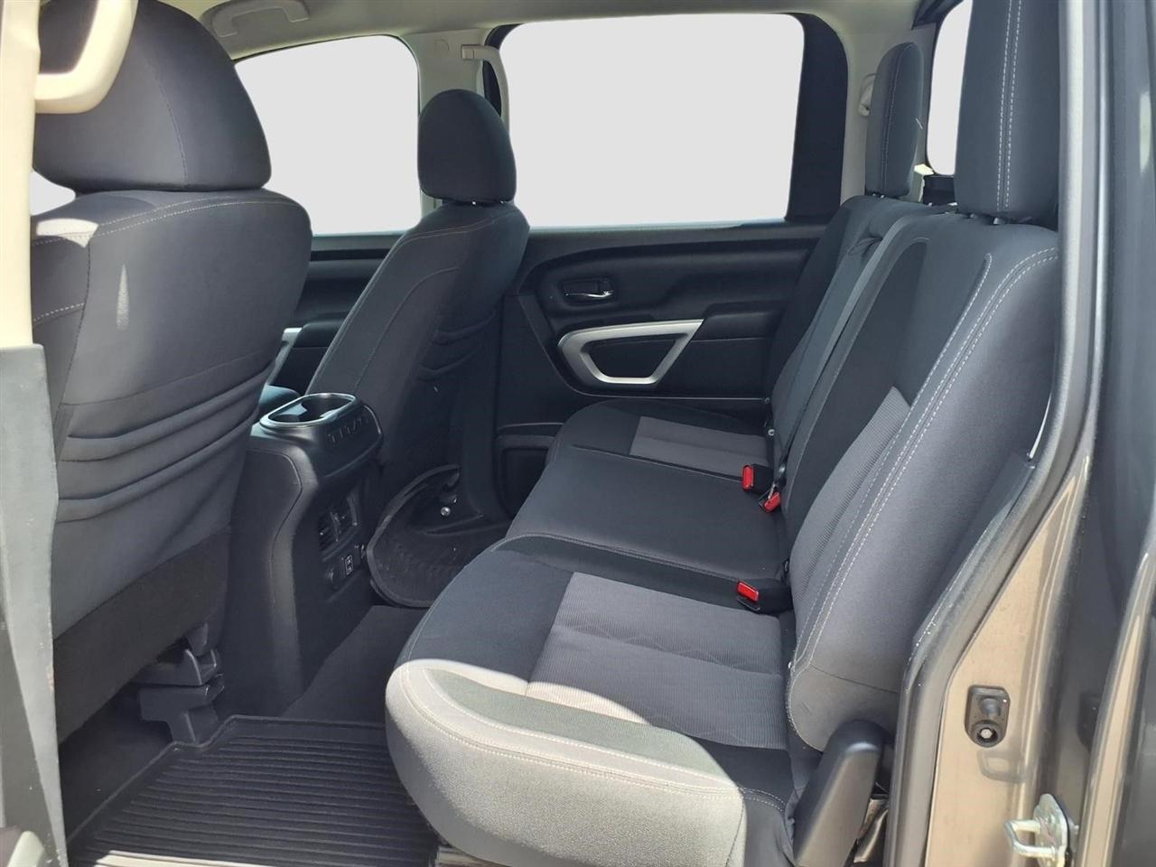 Nissan Titan SV Crew Cab 2WD 2021