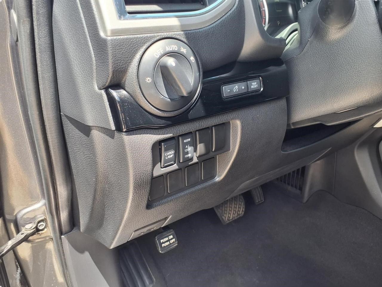 Nissan Titan SV Crew Cab 2WD 2021