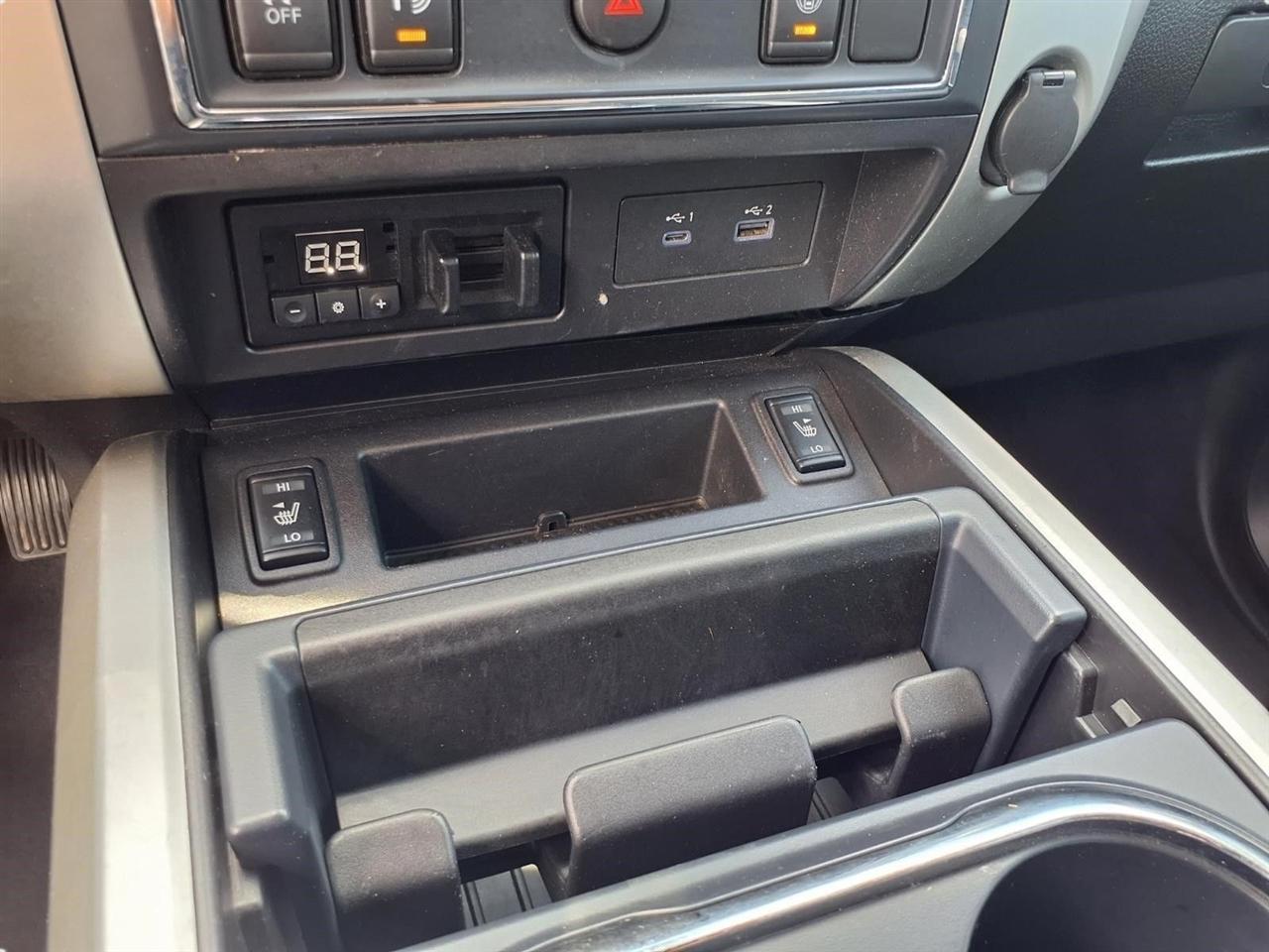 Nissan Titan SV Crew Cab 2WD 2021