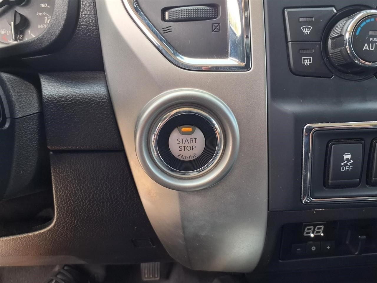 Nissan Titan SV Crew Cab 2WD 2021