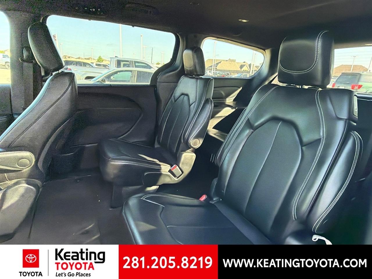 Chrysler Pacifica Select 2025