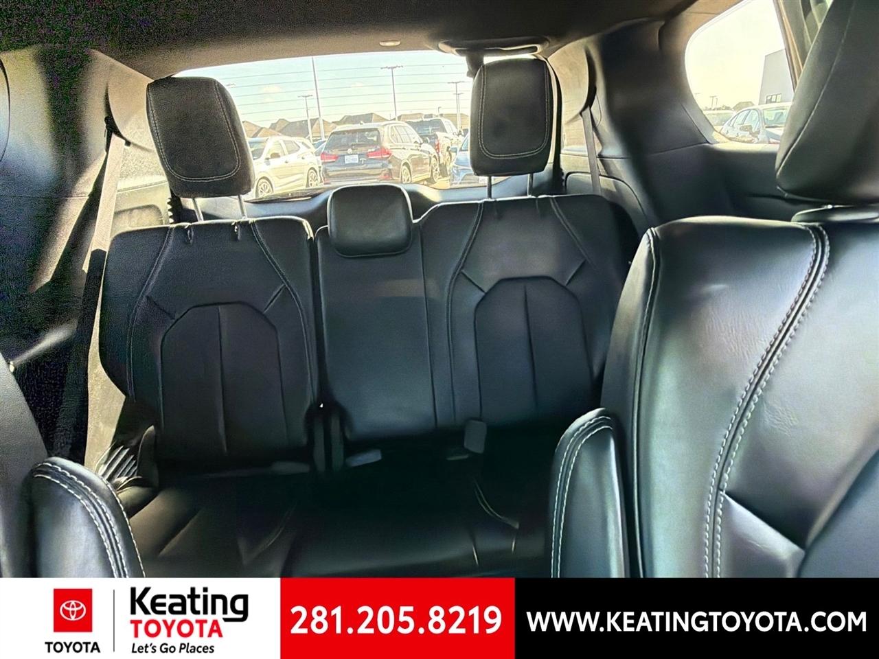 Chrysler Pacifica Select 2025