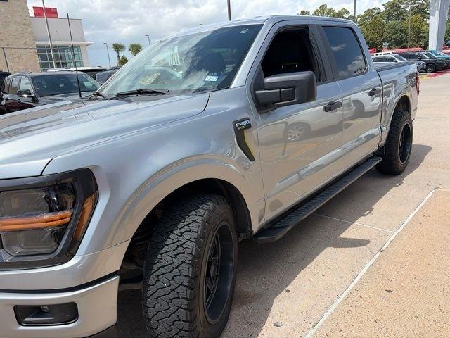 Ford F-150 STX SuperCrew 4WD 2025