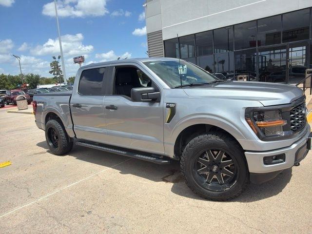 Ford F-150 STX SuperCrew 4WD 2025
