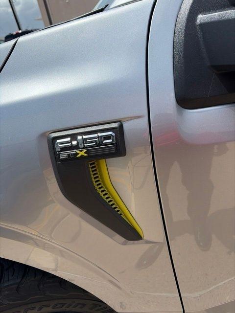 Ford F-150 STX SuperCrew 4WD 2025