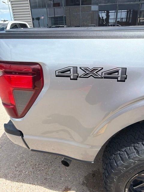 Ford F-150 STX SuperCrew 4WD 2025