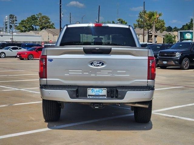 Ford F-150 STX SuperCrew 4WD 2025