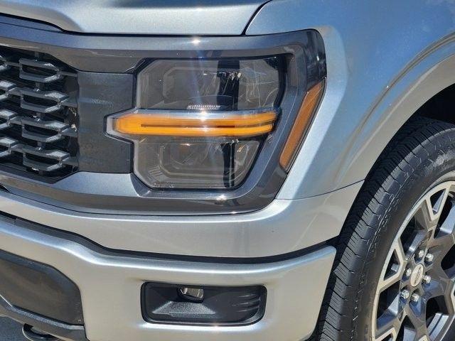 Ford F-150 STX SuperCrew 4WD 2025