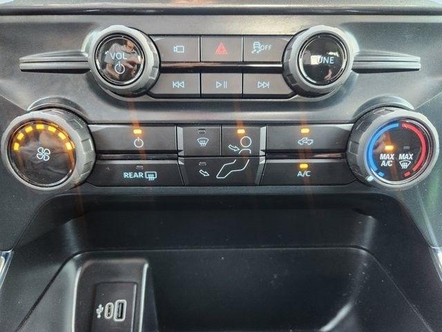 Ford F-150 STX SuperCrew 4WD 2025