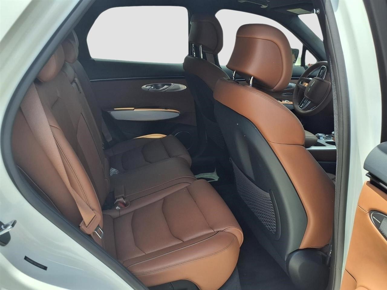Genesis GV70 2.5T Advanced 2026