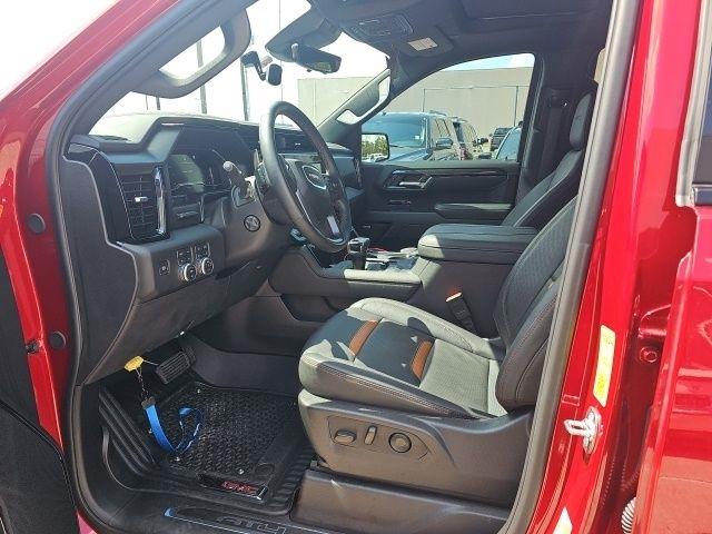 GMC Sierra 1500 AT4 Crew Cab 4WD 2025