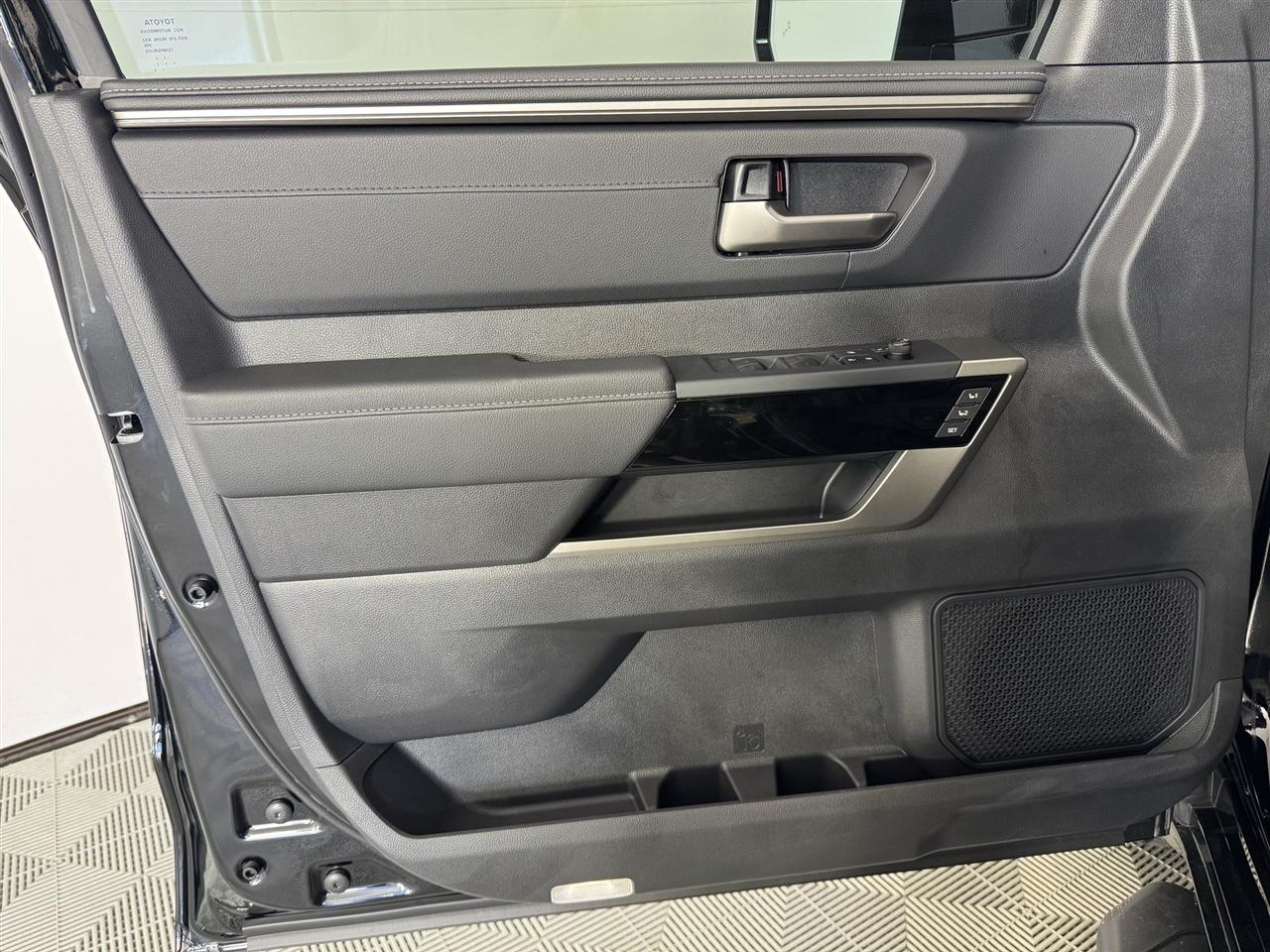 Toyota Tundra Limited CrewMax 2WD 2026