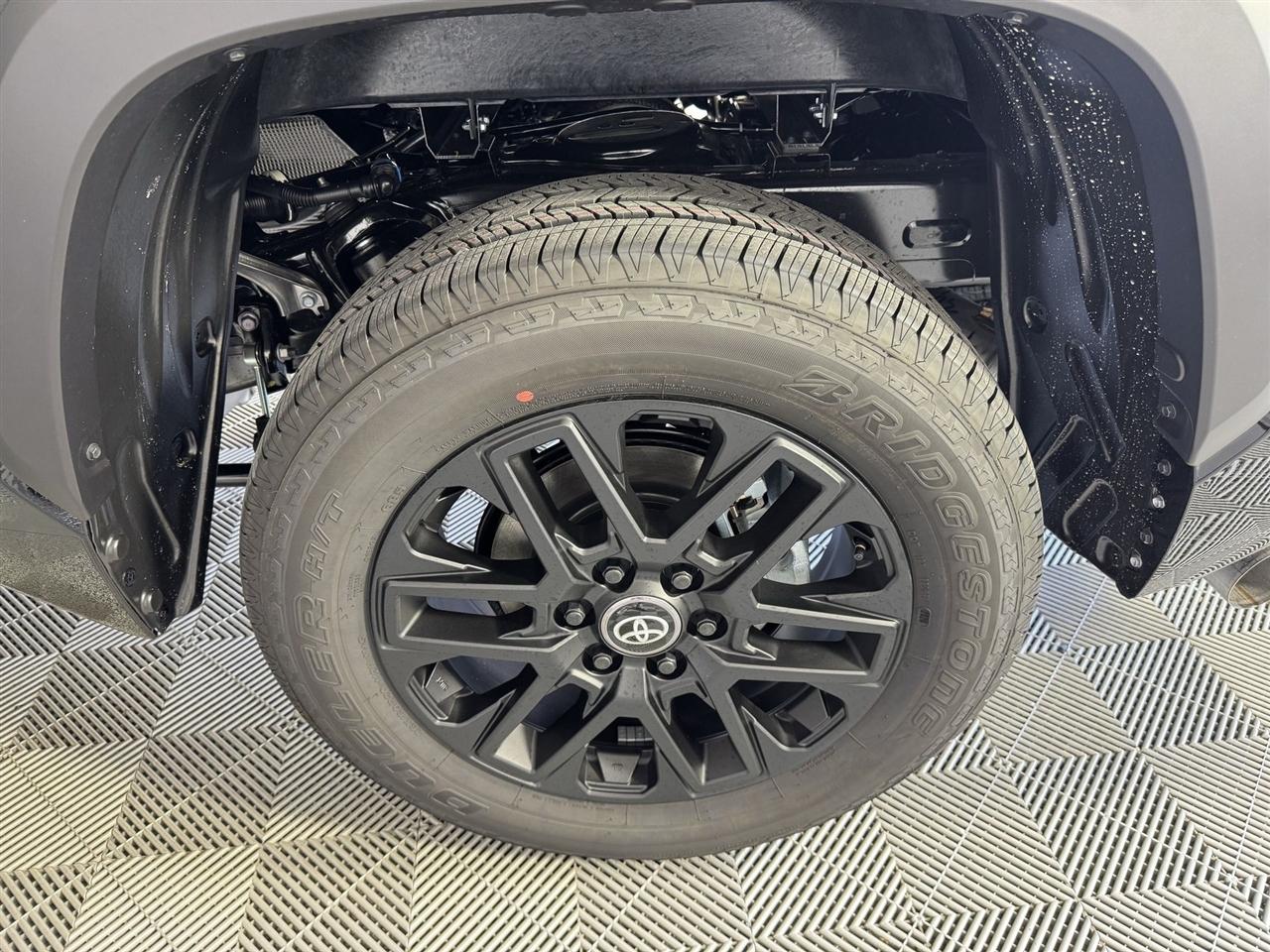 Toyota Tundra Limited CrewMax 2WD 2026