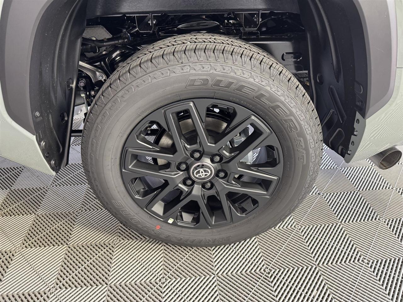 Toyota Tundra Limited CrewMax 2WD 2026