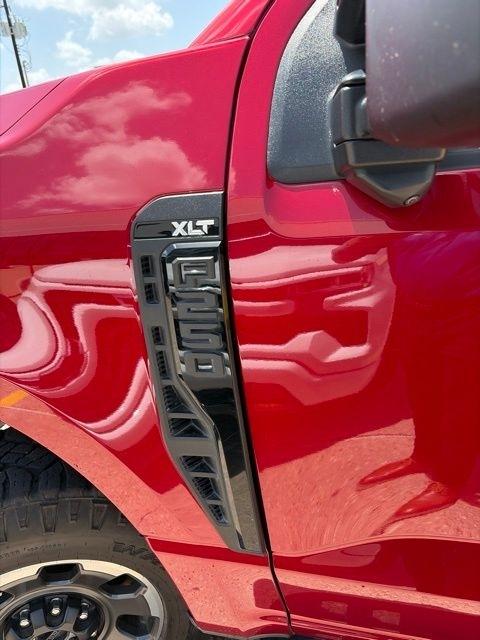 Ford F-250 SD XLT Crew Cab 4WD 2024