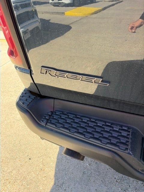 RAM 1500 Rebel Crew Cab SB 4WD 2026