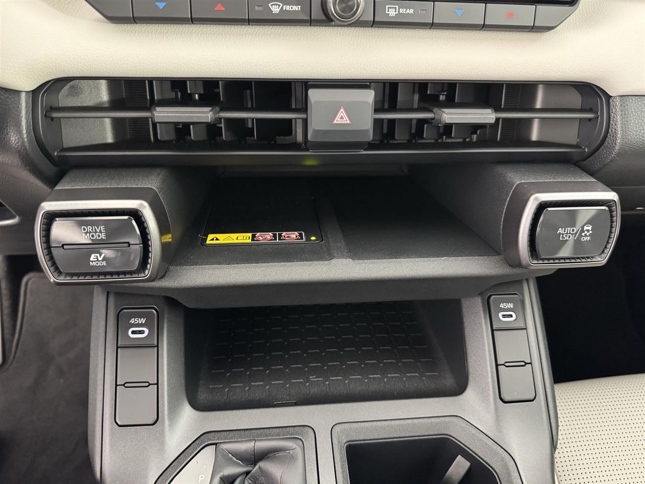 Toyota RAV4 Hybrid LE AWD 2026
