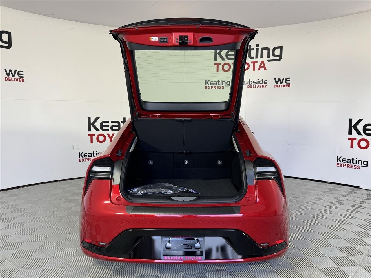 Toyota Prius Plug-In Hybrid XSE Premium 2027