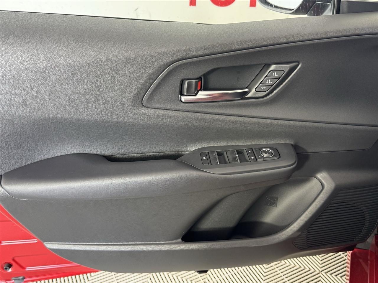 Toyota Prius Plug-In Hybrid XSE Premium 2027