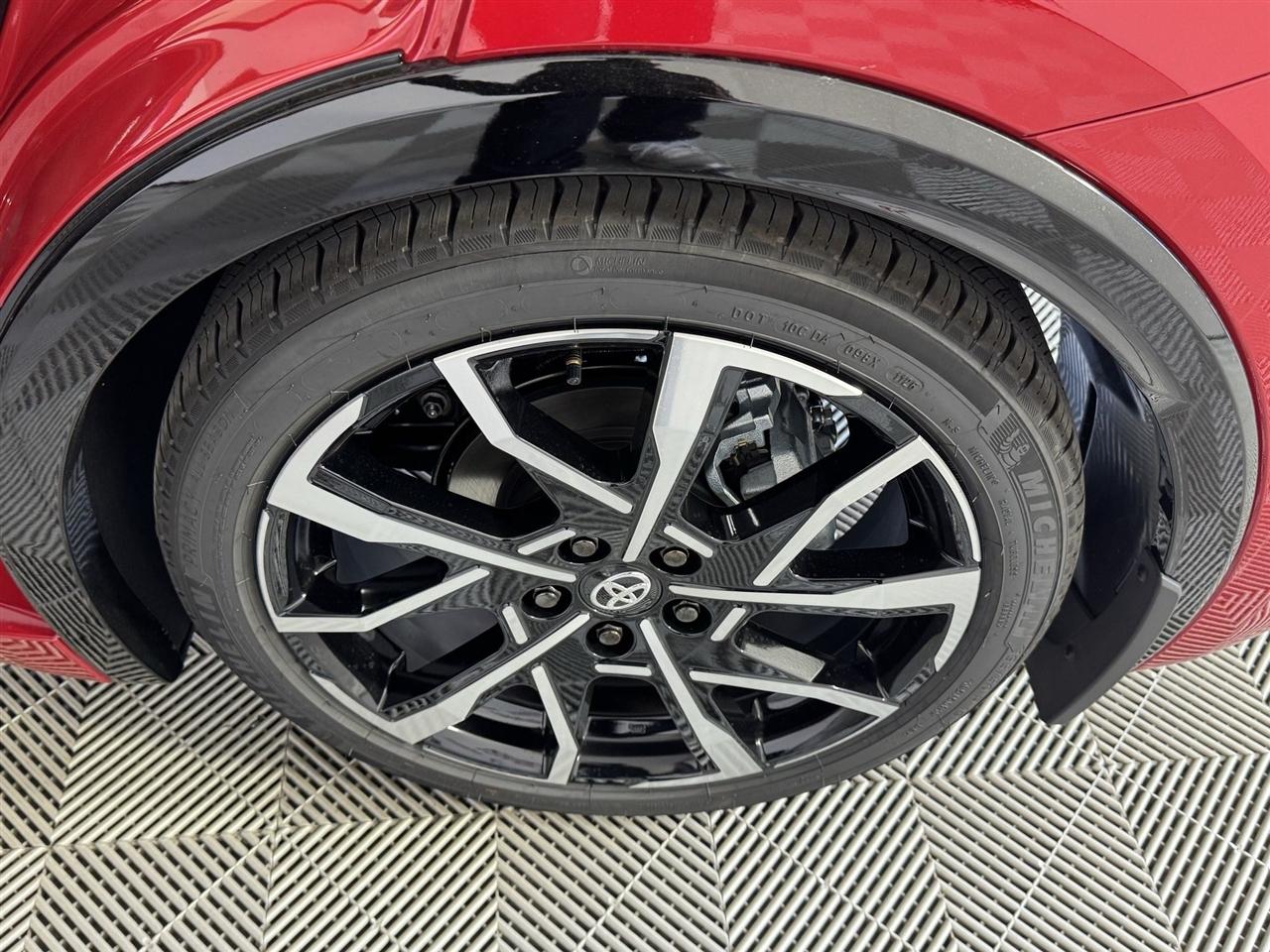 Toyota Prius Plug-In Hybrid XSE Premium 2027