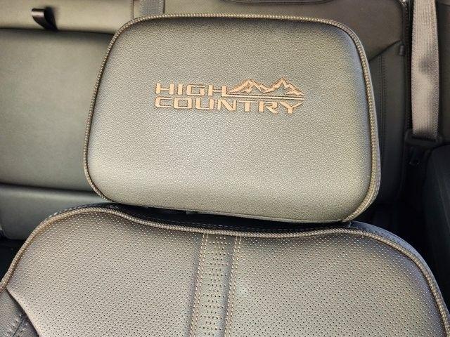 Chevrolet Silverado 1500 High Country Crew Cab 4WD 2022