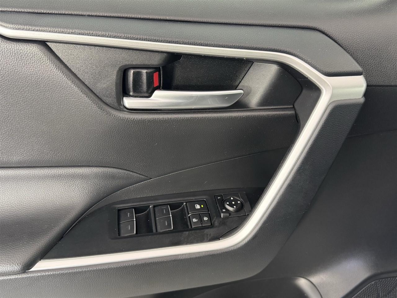 Toyota RAV4 XLE AWD 2025