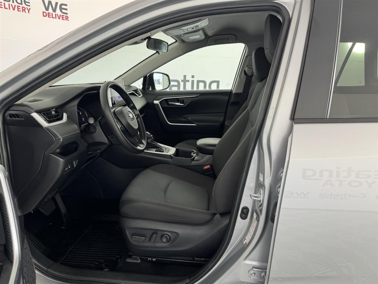 Toyota RAV4 XLE AWD 2025