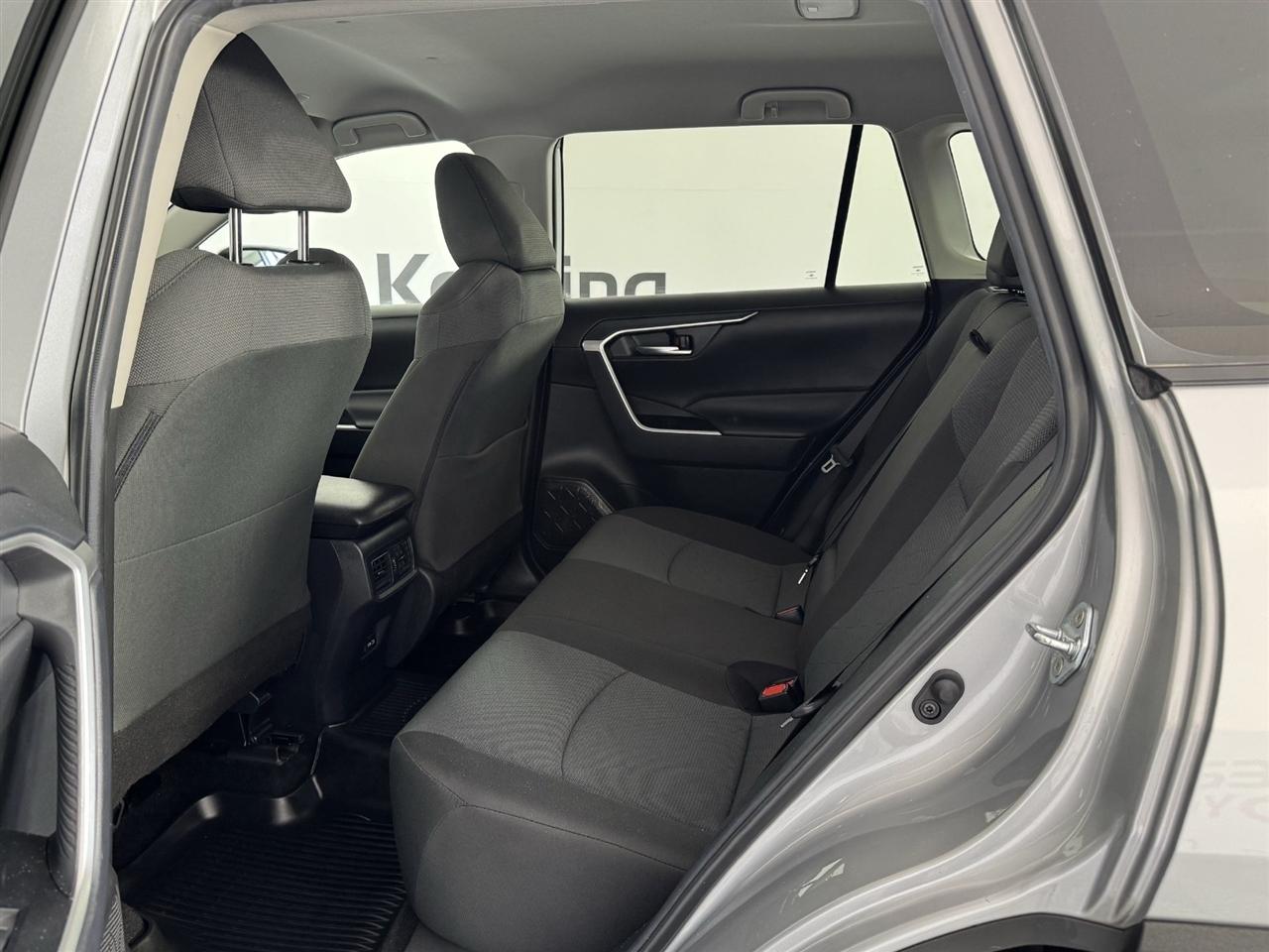 Toyota RAV4 XLE AWD 2025