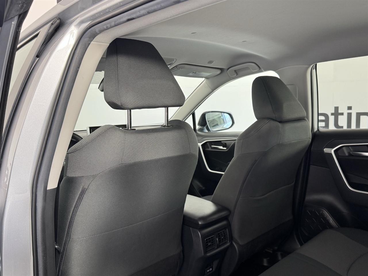 Toyota RAV4 XLE AWD 2025