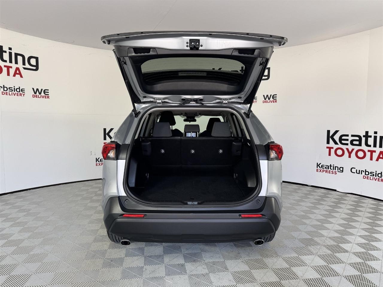 Toyota RAV4 XLE AWD 2025